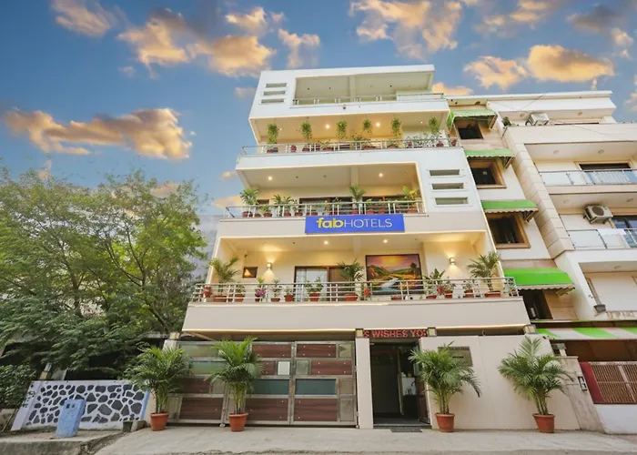 Fabhotel Novel Suites New Delhi